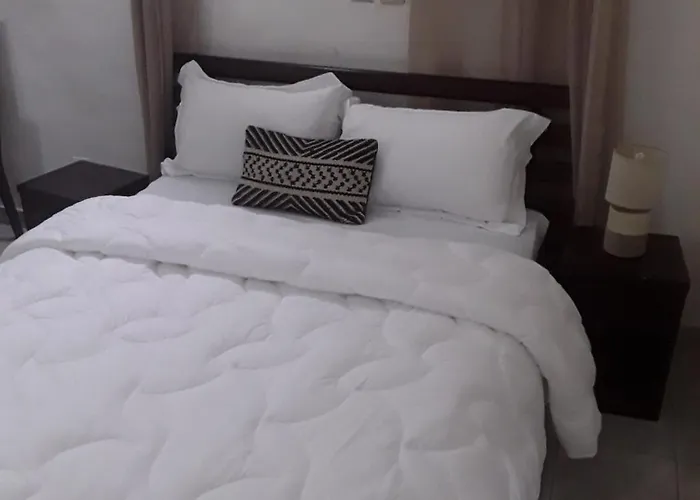 Emmanuella Casa Hotel 2*